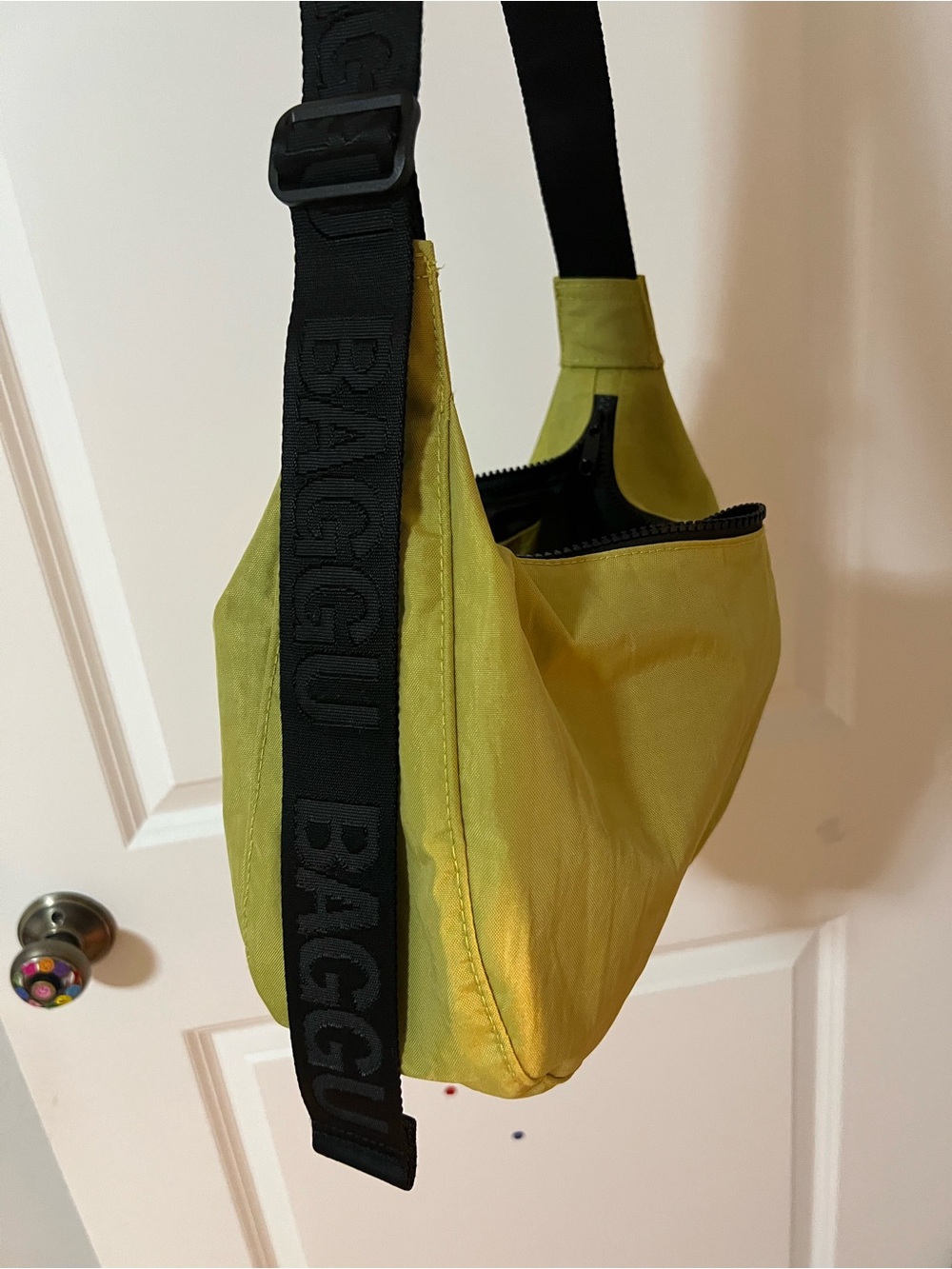 Baggu Medium Crescent Bag Lemongrass - Picture 5 of 6